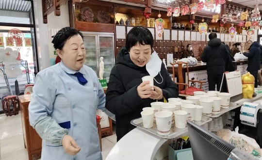 14.药业公司“沸腾闹元宵，健全走百病”惠民活动现场_副本.jpg