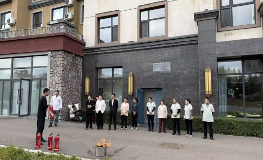 1.长白山4002cc永利集团酒店组织发展消防安全培训_副本.jpg